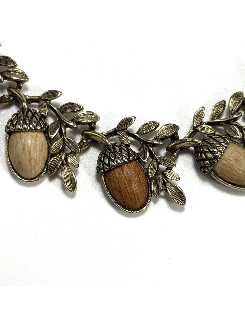 Vintage Attributed To Coro For Knotts Berry Farm Necklace Acorn Goldtone - Picture 6 of 7